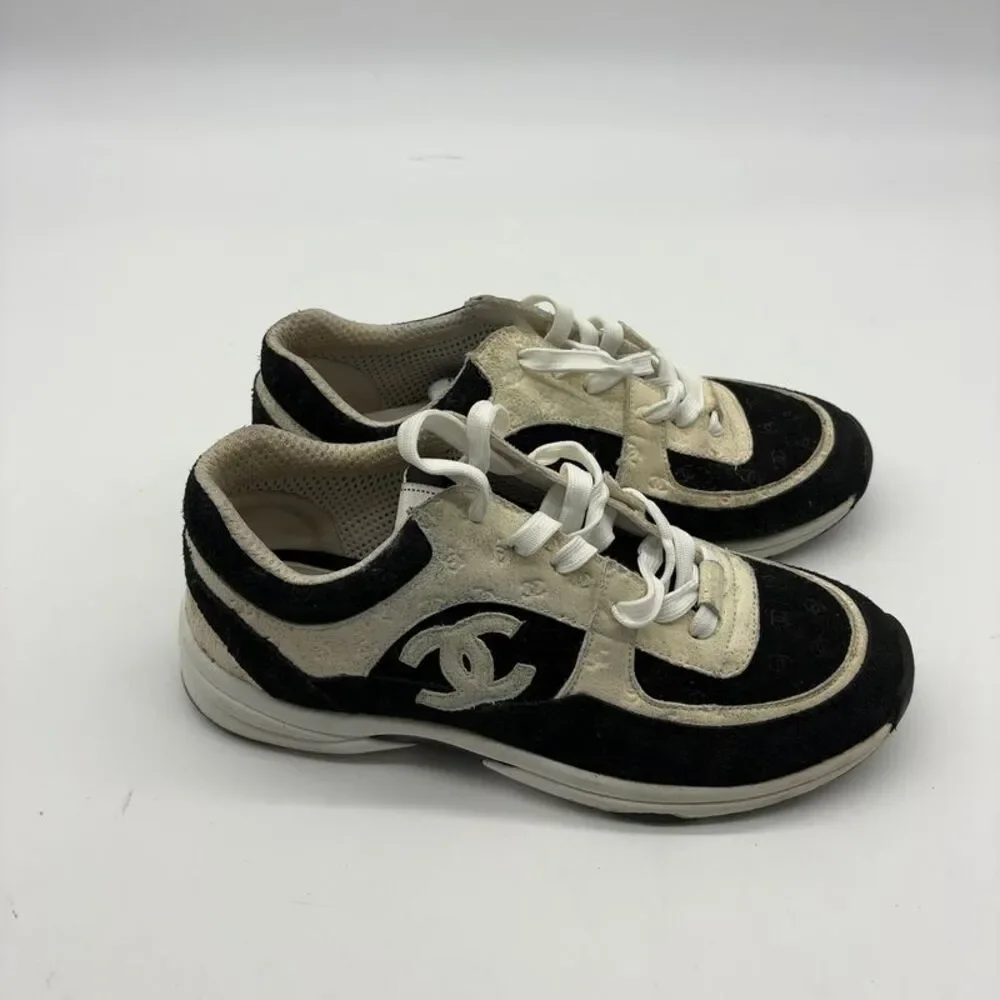 CHANEL Suede Calfskin Black and White CC Logo Sneakers Sz 8 1/2 EU 39
